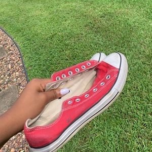 RED CHUCK TAYLOR CONVERSE